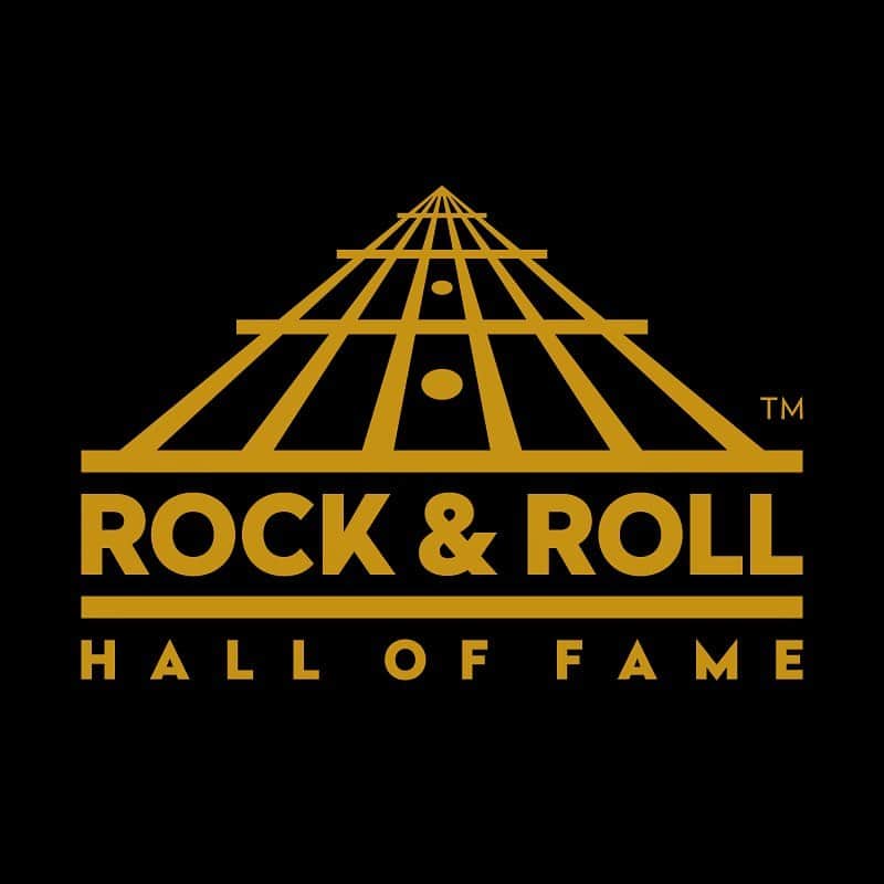 ナイン・インチ・ネイルズのインスタグラム：「Nine Inch Nails in Conversation November 6th at 11am PST   Join Rock and Roll Hall of Fame Inductees Alessandro Cortini, Robin Finck, Danny Lohner, Trent Reznor, Atticus Ross, Ilan Rubin and Chris Vrenna from Nine Inch Nails in a live conversation. Hosted by journalist and director David Farrier, the band members will share stories and reminisce on over 30 years of NIN.  The live stream will be available to everyone via Nine Inch Nails Twitter, Youtube and Facebook pages.   HBO will broadcast the Rock and Roll Hall of Fame 2020 induction ceremony on Nov. 7 at 8pm EST/PT, honoring inductees Nine Inch Nails, Depeche Mode and more. Tune in on HBO or stream on HBO Max & SiriusXM.」