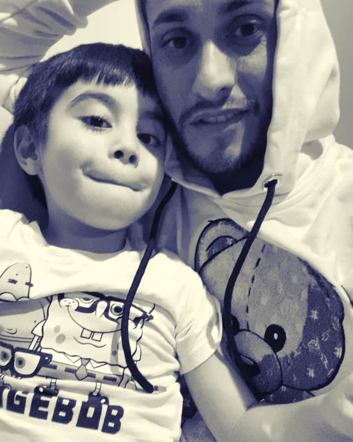 ロベルト・ペレイラのインスタグラム：「El cumpleañero les agradece a todos por sus saludos, muchas gracias de verdad 🙌🏽❤️ #losqueremos #5añitos #sabes」