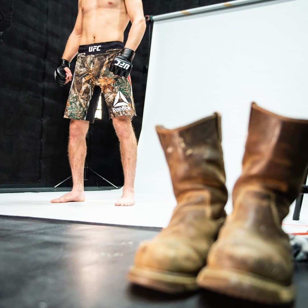 UFCさんのインスタグラム写真 - (UFCInstagram)「THE CAMO SHORTS HAVE ARRIVED 🌾 #UFCVegas12」10月30日 7時34分 - ufc