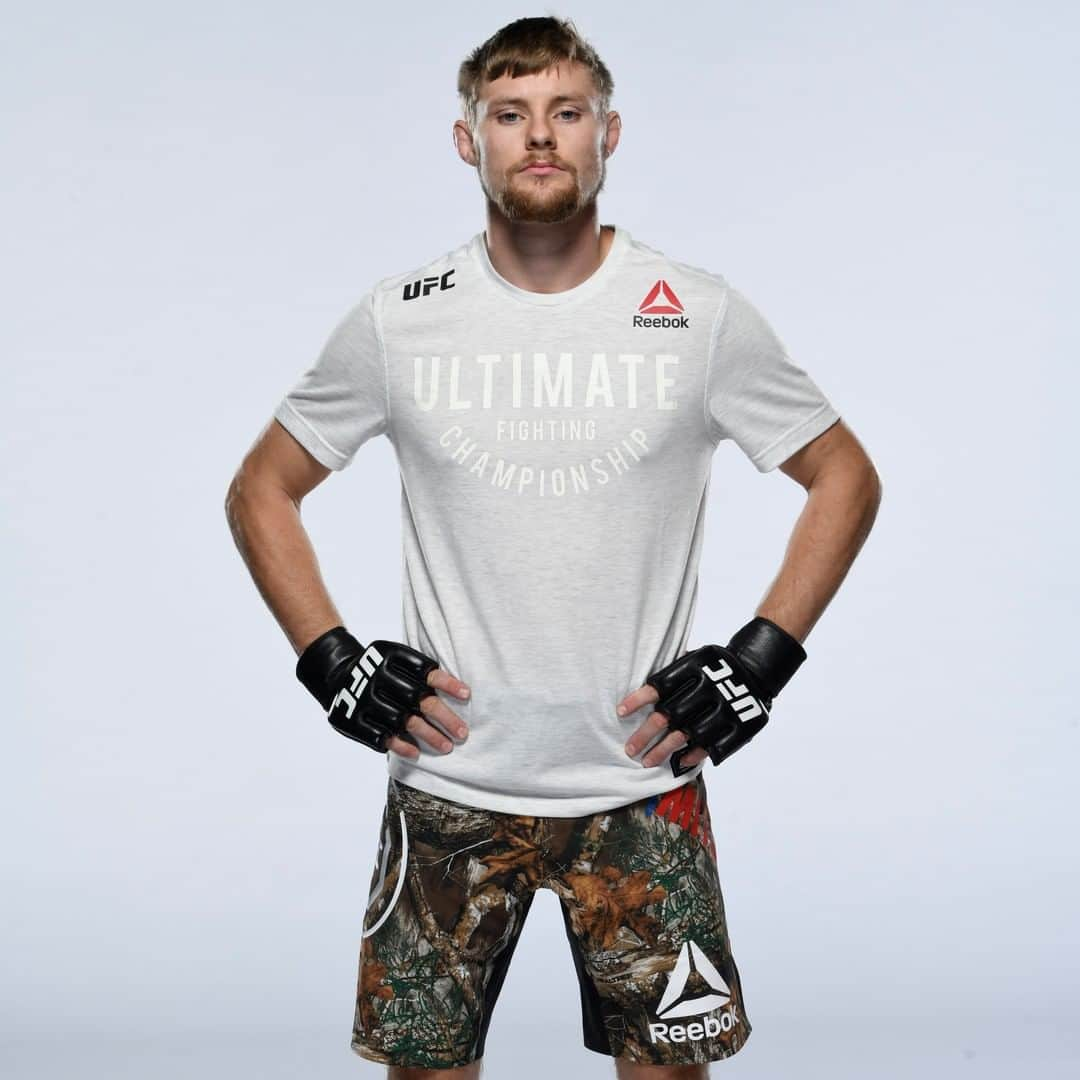 UFCさんのインスタグラム写真 - (UFCInstagram)「THE CAMO SHORTS HAVE ARRIVED 🌾 #UFCVegas12」10月30日 7時34分 - ufc