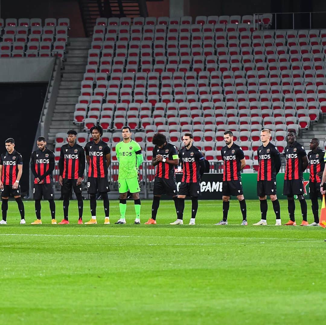パトリック・ヴィエラのインスタグラム：「Le football est évidemment secondaire ce soir. Mais il nous tenait à cœur de jouer, et plus encore de gagner pour rendre hommage à Notre Ville, une fois de plus touchée par le drame. Pensées sincères aux victimes, à leurs familles et leurs proches, nous n'oublierons pas. 🖤 Restons unis. #Nissa」