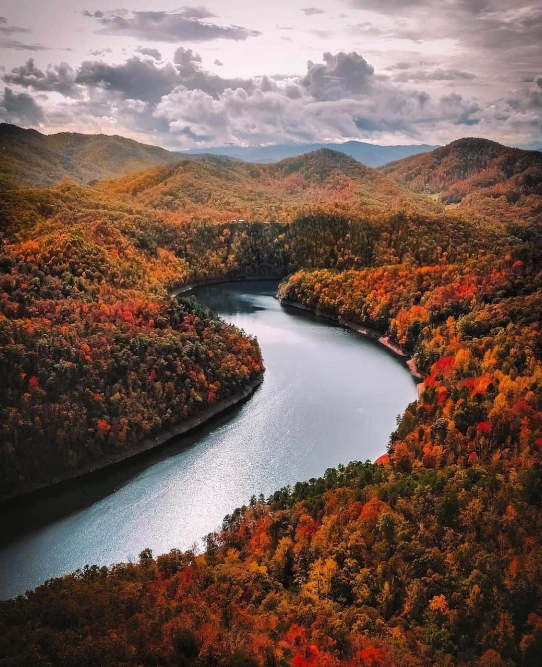 FOLKのインスタグラム：「Ultimate fall favorites today: 1.) @andrewtburns 2.) @marian_sicko 3.) @ranznav 4.) @cfunk44 5.) @heykelseyj 6.) @roamwithivan 7.) @mitchellmessana」