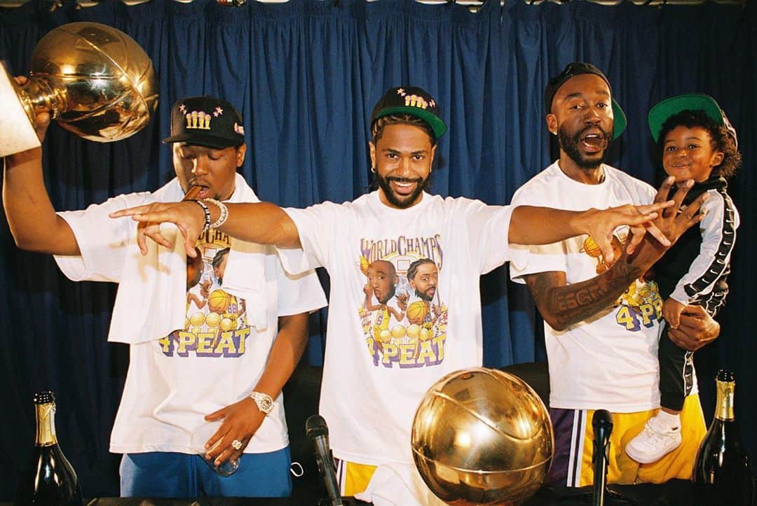ビッグ・ショーンのインスタグラム：「Me n @freddiegibbs was on the XXL Freshman cover 10 years ago, it’s amazing we still here having fun wit it today!!! Orchestrated by coach @hitboy 4 thangs (song n video) ft. Me drops tonight! Championship music!!」
