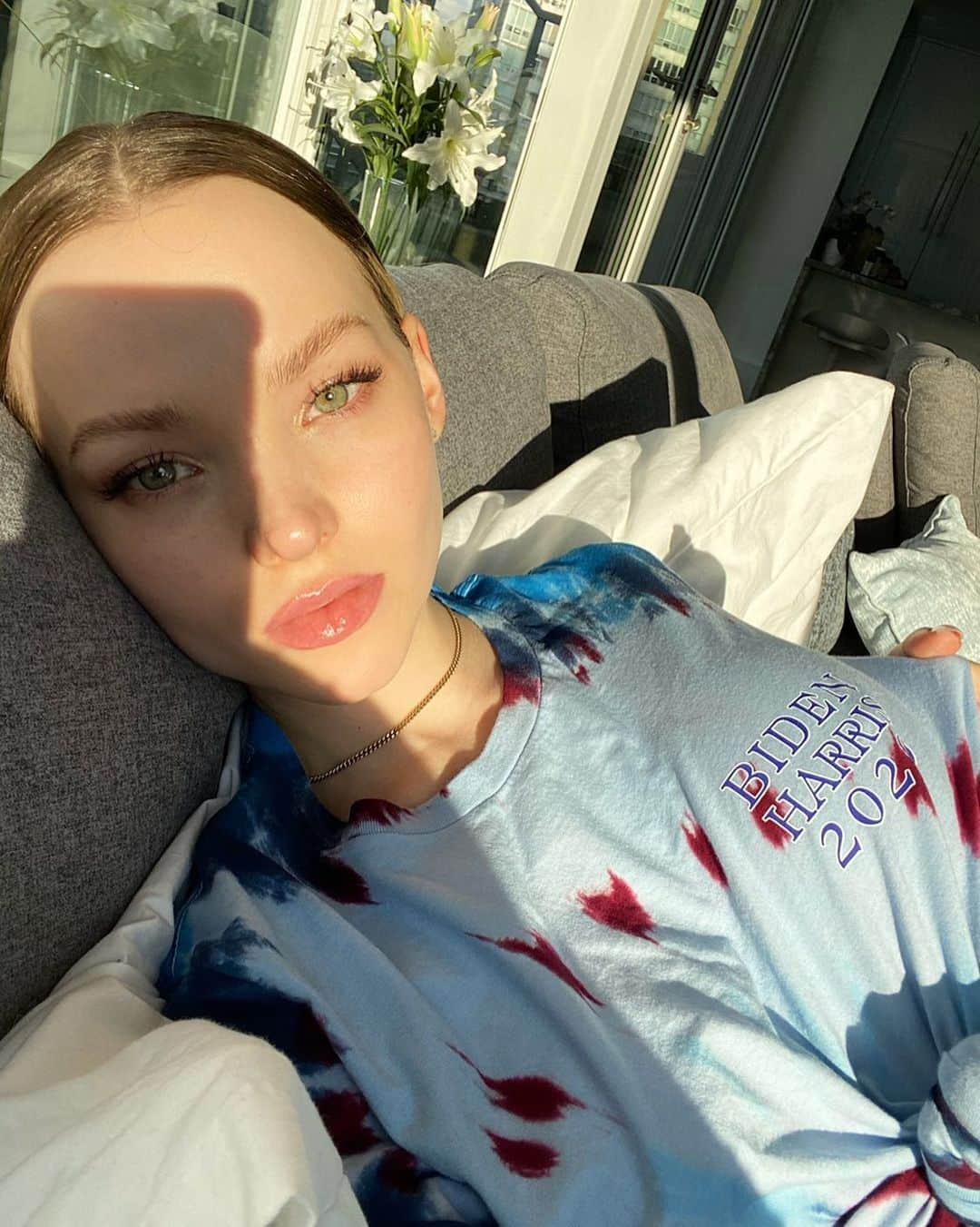 ダヴ・キャメロンさんのインスタグラム写真 - (ダヴ・キャメロンInstagram)「We have 5 days. It’s never been more important, not only to vote, but to tell everyone you know and love to vote for @JOEBIDEN. Don’t let whatever semblance of human connection, empathy and unity that we have left as a people, crumble, due to inaction and apathy in this election. We are in desperate need of healing, reparation, unification. We won’t survive more discord and ego. We need @JoeBiden and @KamalaHarris. We have the power to COMMUNICATE OUR VALUES and love for our fellow man as a nation by voting them in!! Don’t sit back in this momentous time in our development. The time for action is now. You can support Joe, Kamala and Democrats up and down the ticket by visiting store.joebiden.com. I’m wearing the @gabrielahearst tee. #VOTEJOE @vogue」10月30日 8時04分 - dovecameron