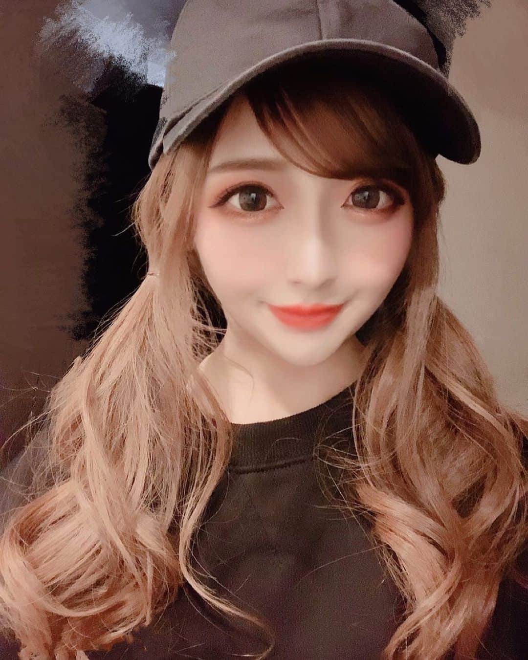 のインスタグラム：「. これも一年前の🐩♥︎︎ . 最近鏡見たらため息しか出ないけどちゃんと向き合って自分磨き頑張らなきゃなあ。。 . . . . . #キャバ嬢#キャバクラ#キャバ#ラウンジ嬢#ホスト#北新地#六本木#歌舞伎町#銀座#ミナミ#錦#すすきの#いいねしてくれた人で気になった人フォロー#フォローミー#ツインテ#いいね返し#フォロー返し#自撮り女子#like4likes#followme」