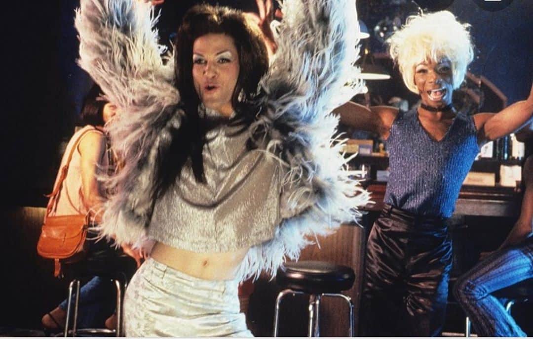 ギレルモ・ディアスのインスタグラム：「𝘚𝘵𝘰𝘯𝘦𝘸𝘢𝘭𝘭, 1995. #DwightEwell #TBT」