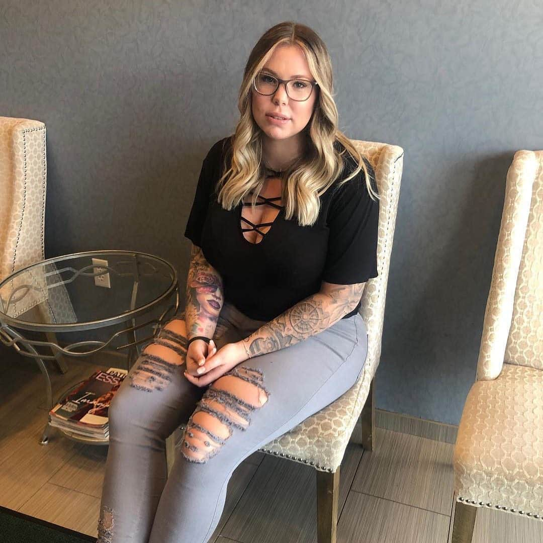 E! Onlineさんのインスタグラム写真 - (E! OnlineInstagram)「#TeenMom's Kailyn Lowry was arrested for allegedly punching ex, Chris Lopez, after a dispute involving their son. Link in bio for all we know. (📷: Instagram)」10月30日 8時57分 - enews