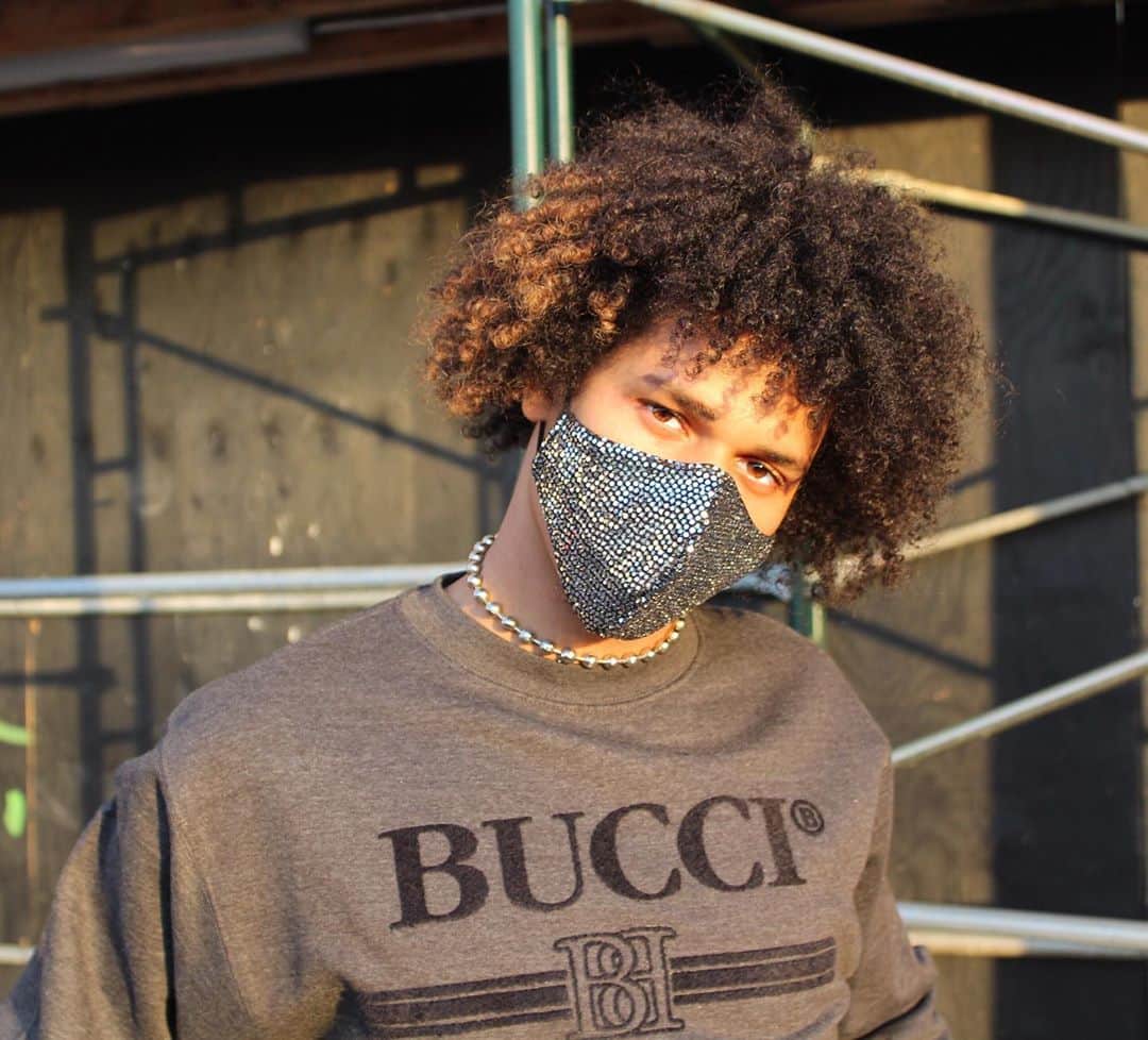 ブライアン・リッテンバーグのインスタグラム：「🖤🖤 BUCCI FUZZY TOUCH SWEATSHIRT WORN WITH A SILVER METALLIC DOTTED FACE MASK」