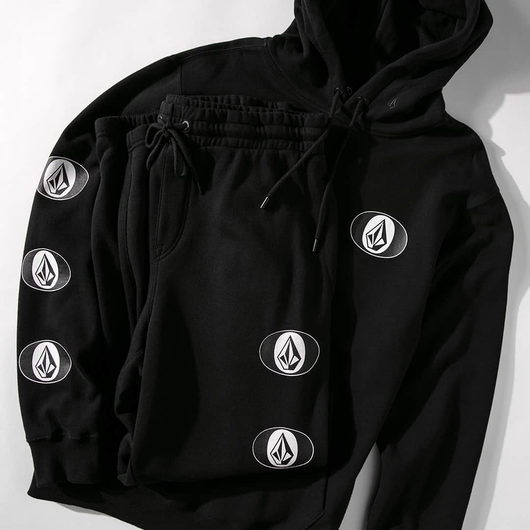 ボルコムのインスタグラム：「Full kit of the 'Stone Stack' fleece! 🙌  👉  vol.cm/hoodies 👈」