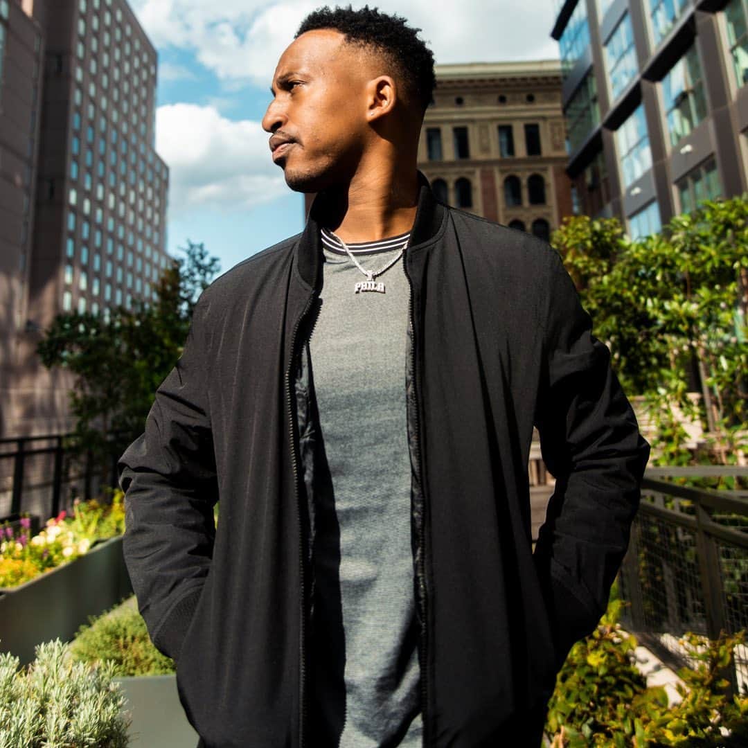 ペリーエリスのインスタグラム：「Spotted 📷 @christiancrosby in the forever classic Reversible Bomber Jacket. #lifereadysince1976」