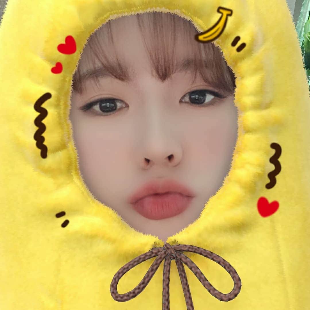 サニー のインスタグラム：「바나나... 나한테 반하나 #아재개그 #몰아올리기」