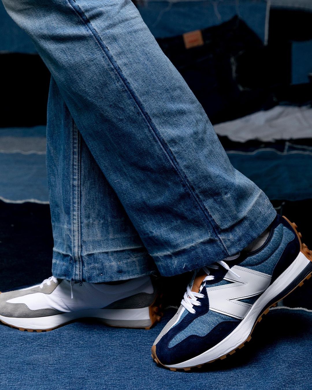 HYPEBEASTさんのインスタグラム写真 - (HYPEBEASTInstagram)「@hypebeastkicks: @newbalance continues its slew of releases with its latest collaboration with @levis. Arriving in three styles the pack features an asymmetric design, with hits of denim appearing across the uppers. The men’s styles are available in either a “Navy/Indigo/White” colorway or “Navy/White/Grey,” while the silhouette is given a “Grey/Sky Blue/White” colorway in women’s sizing. All colorways feature a ’70s-style waffle sole, New Balance “N” logo, and a Lei’s red tab on the side to complete the look. Expect these to release on December 3.⁠⠀ Photo: Levi's」10月30日 9時52分 - hypebeast