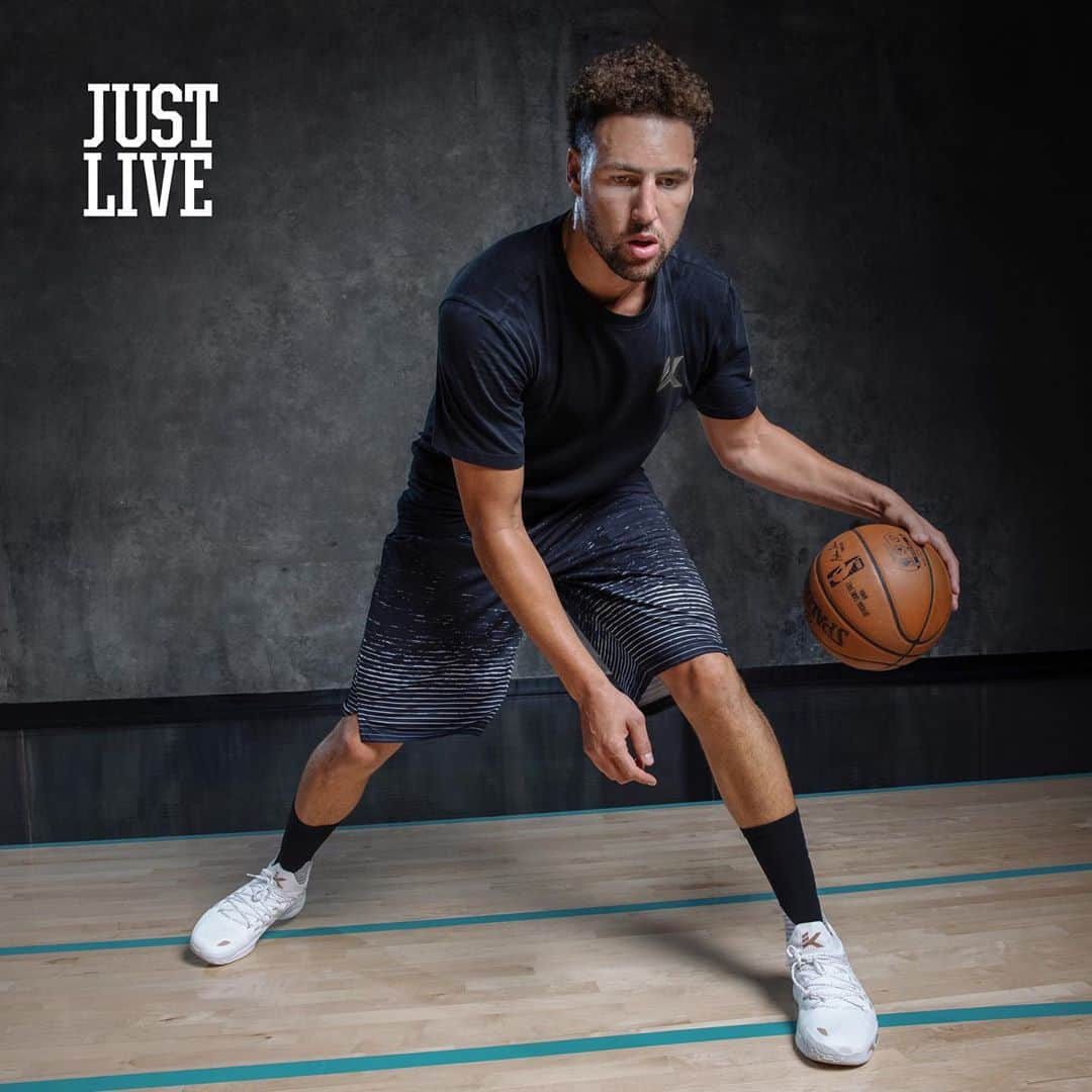 クレイ・トンプソンさんのインスタグラム写真 - (クレイ・トンプソンInstagram)「The time is now! I’m honored to co-found @justlive, a brand that’s Athlete Founded, Nature Grounded. Live life well with Just Live and go to the link in my bio for the highest quality, made in the USA, CBD products for an active lifestyle. #justlive #athletefounded #naturegrounded Photo: @atibaphoto」10月30日 9時44分 - klaythompson