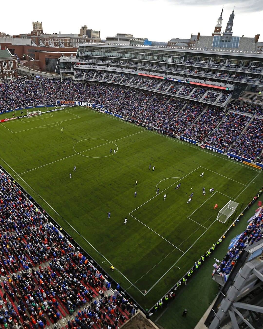 Major League Soccerさんのインスタグラム写真 - (Major League SoccerInstagram)「In honor of @fccincinnati playing their final game at Nippert Stadium last night, let's take a look back at their first MLS game there in 2019. #tbt」10月30日 9時50分 - mls