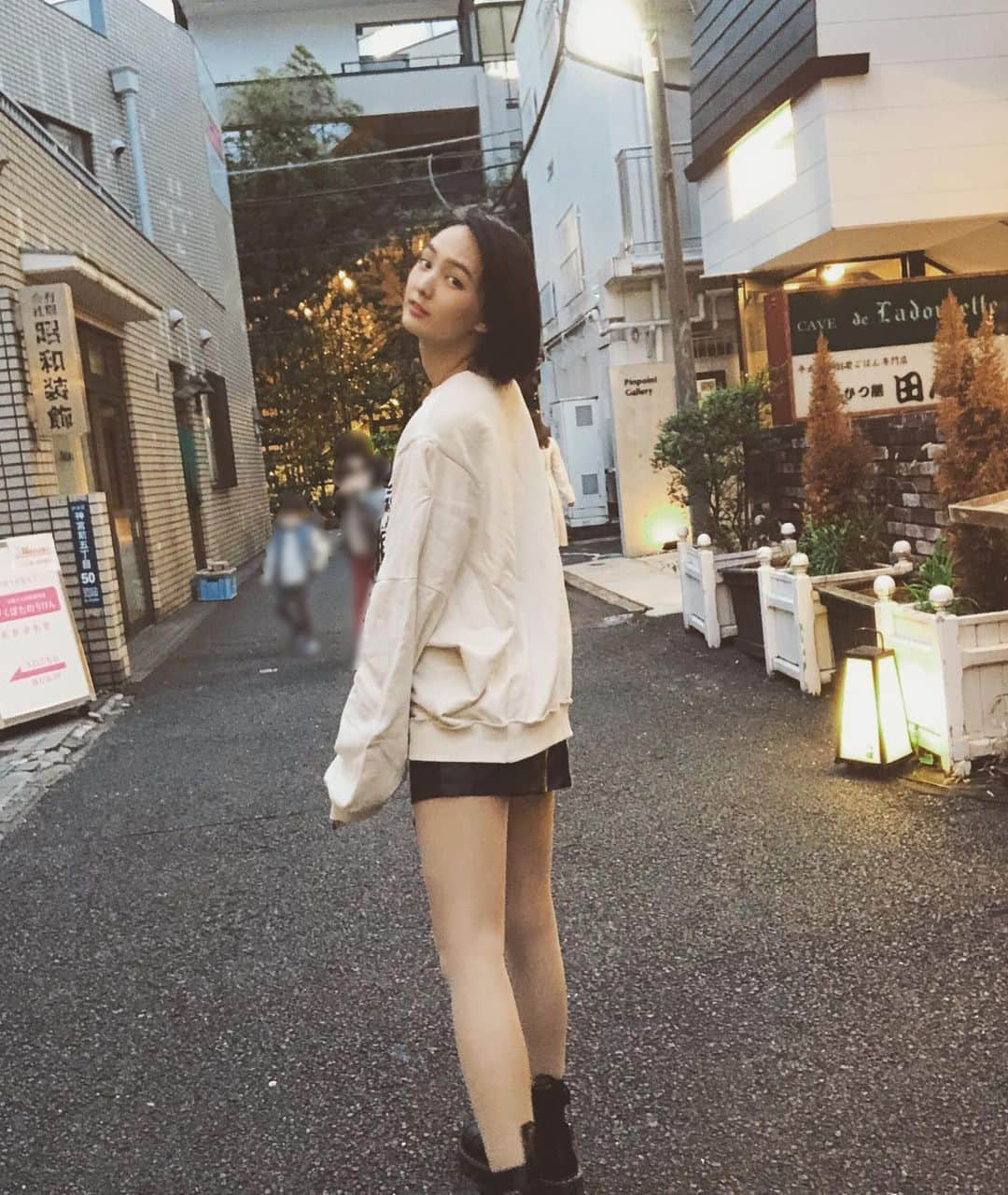 道江幸子さんのインスタグラム写真 - (道江幸子Instagram)「#ootd﻿ ﻿ ﻿ ﻿ ﻿ ﻿ ﻿ ﻿ ﻿ ﻿ #style #stylish #model #モデル撮影 #ポートレート #被写体 #美脚モデル #フェチ #フェチ画像 #太もも #太ももフェチ #太もも痩せ #ふともも #ふともも写真 #インスタグラビア #生脚 #生足 #脚線美 #足フェチ #足裏 #足指 #ファインダー越しの世界 #ファインダー越しの私の世界 #美脚 #legs #ショートカット #ショートカット女子 #ショートヘア #ショートボブ」10月30日 9時57分 - sachiko_michie