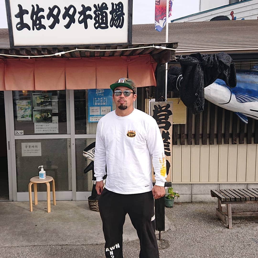 武蔵のインスタグラム：「久々の道場破り。  美味かった！  #武蔵 #鰹  #かつおのたたき #道場破り  #高知県」