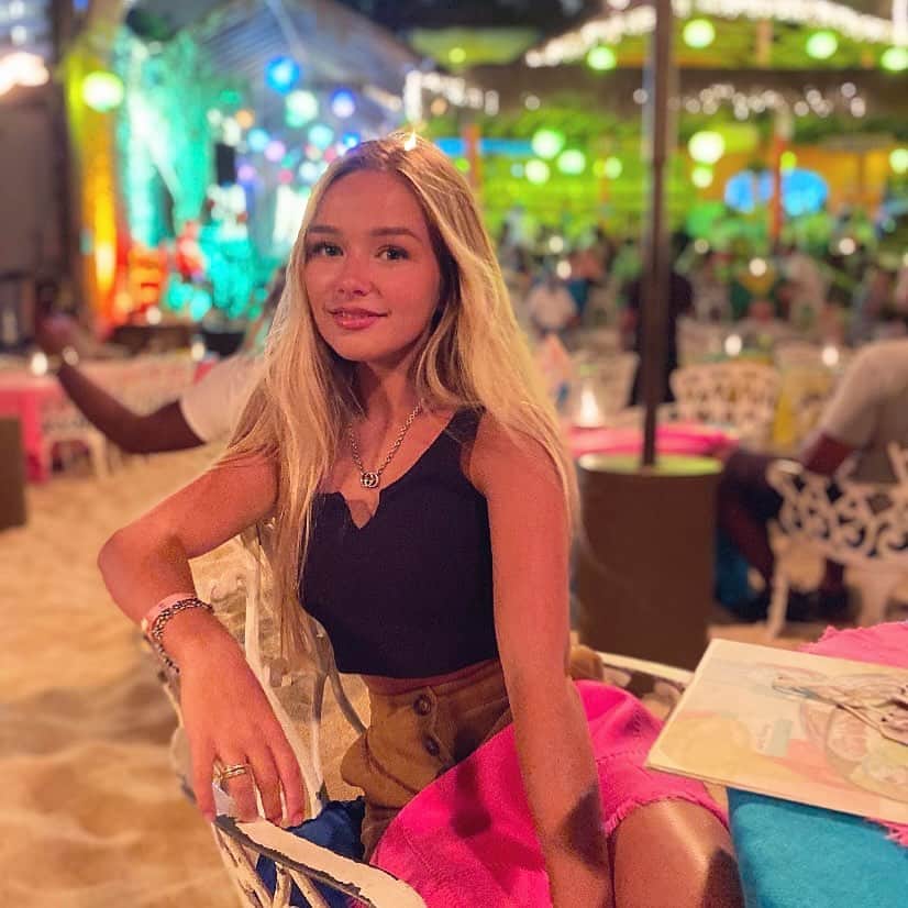 コニー・タルボットのインスタグラム：「Coolest place ever. 💋」