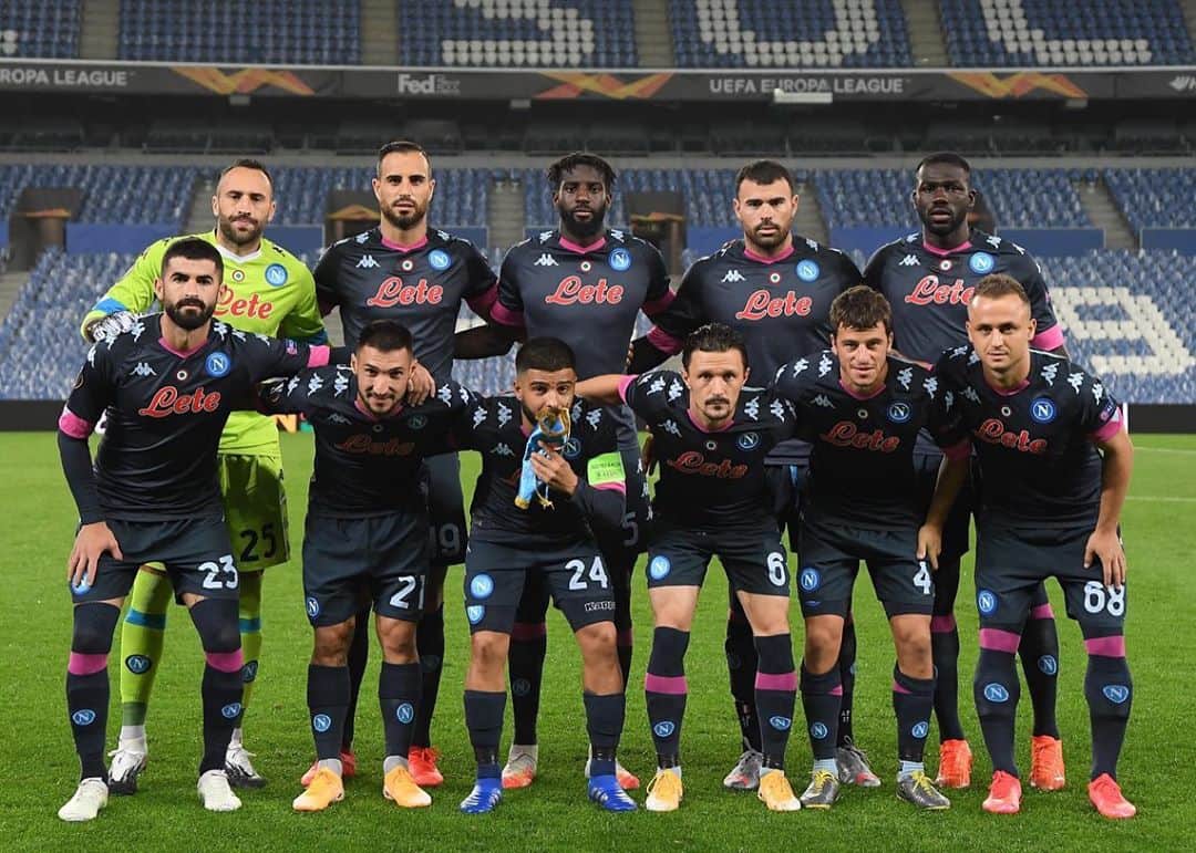 ダビド・オスピナのインスタグラム：「Gran trabajo en equipo / Ottimo lavoro di squadra #ForzaNapoliSempre」
