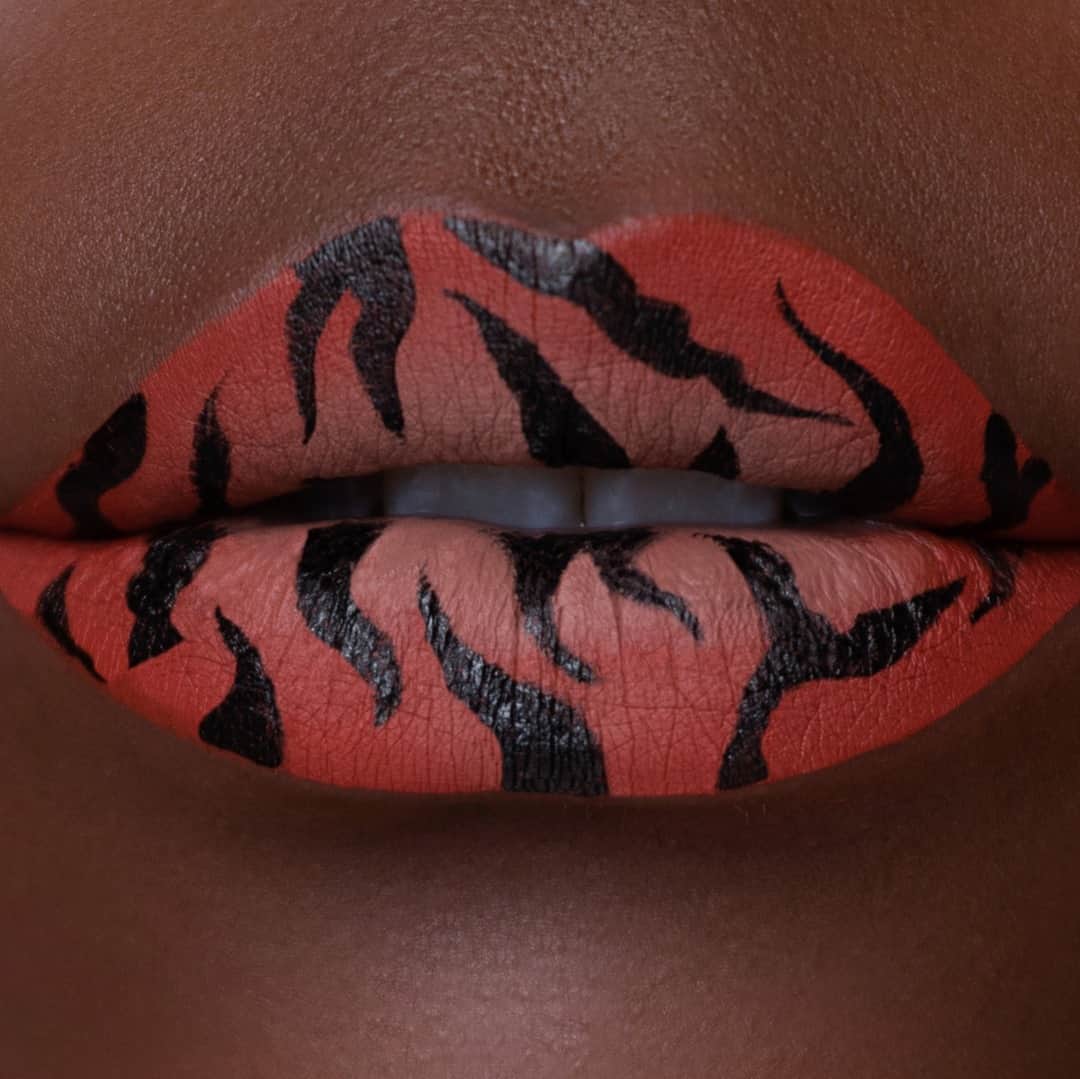 Smashboxのインスタグラム：「Y'all remember reading Tiger Beat? Comment your childhood crush below ⬇️⠀⠀⠀⠀⠀⠀⠀⠀⠀ ⠀⠀⠀⠀⠀⠀⠀⠀⠀ Products:⠀⠀⠀⠀⠀⠀⠀⠀⠀ 🐅AO Liquid Liner⠀⠀⠀⠀⠀⠀⠀⠀⠀ 🐅AO Liquid Lipstick in Stay Neutral and Outloud」