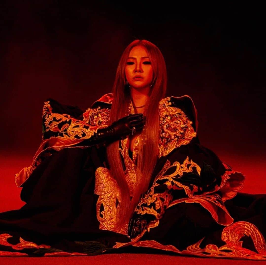 CL さんのインスタグラム写真 - (CL Instagram)「+I ain’t done yet. D-1.+  #HWA #HWAOfficialVideo #20201031 #CL #CHAELINCL #씨엘 #🆑」10月30日 11時02分 - chaelincl