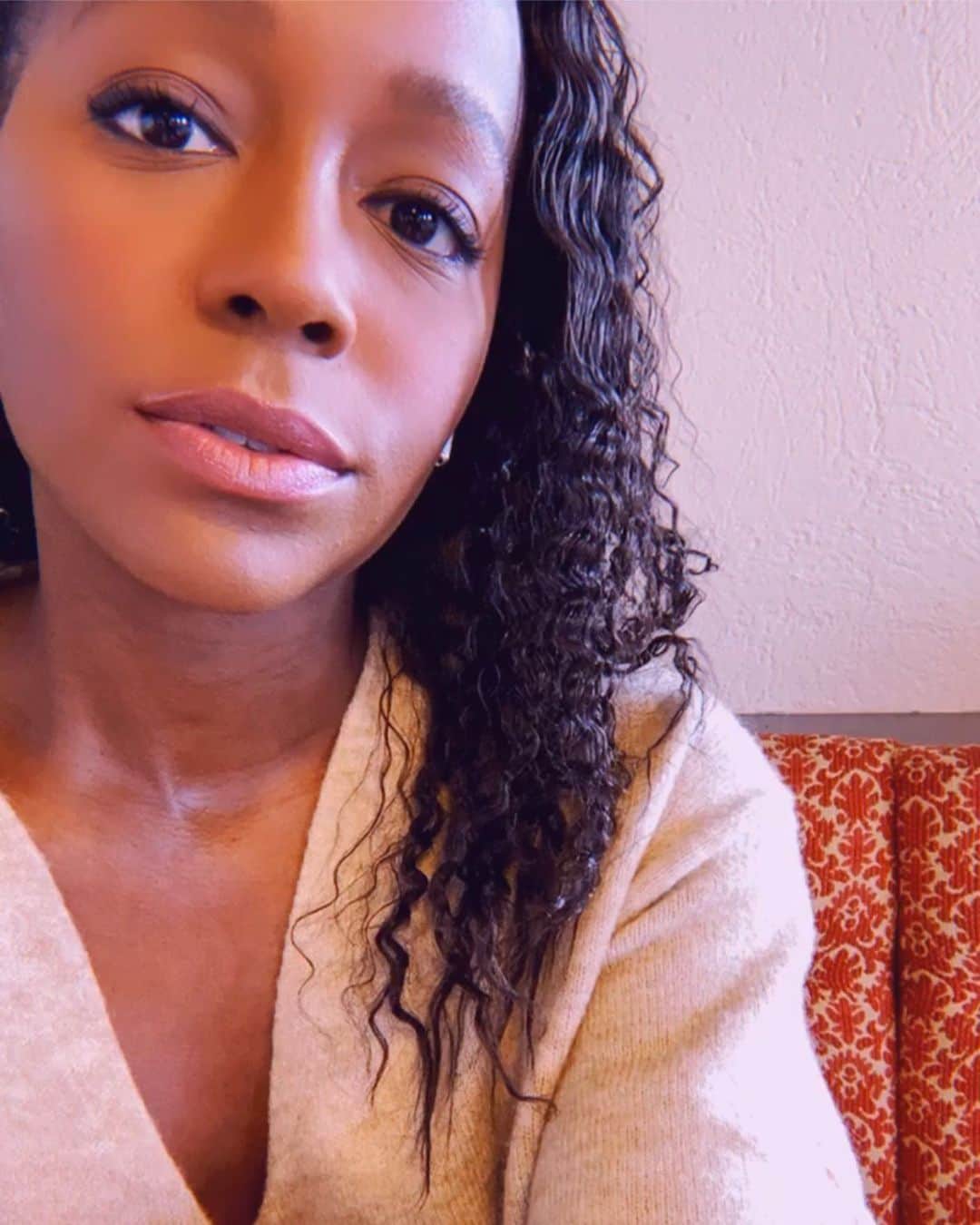 アジャ・ナオミ・キングのインスタグラム：「Feeling cute... cuz I Voted 💋」