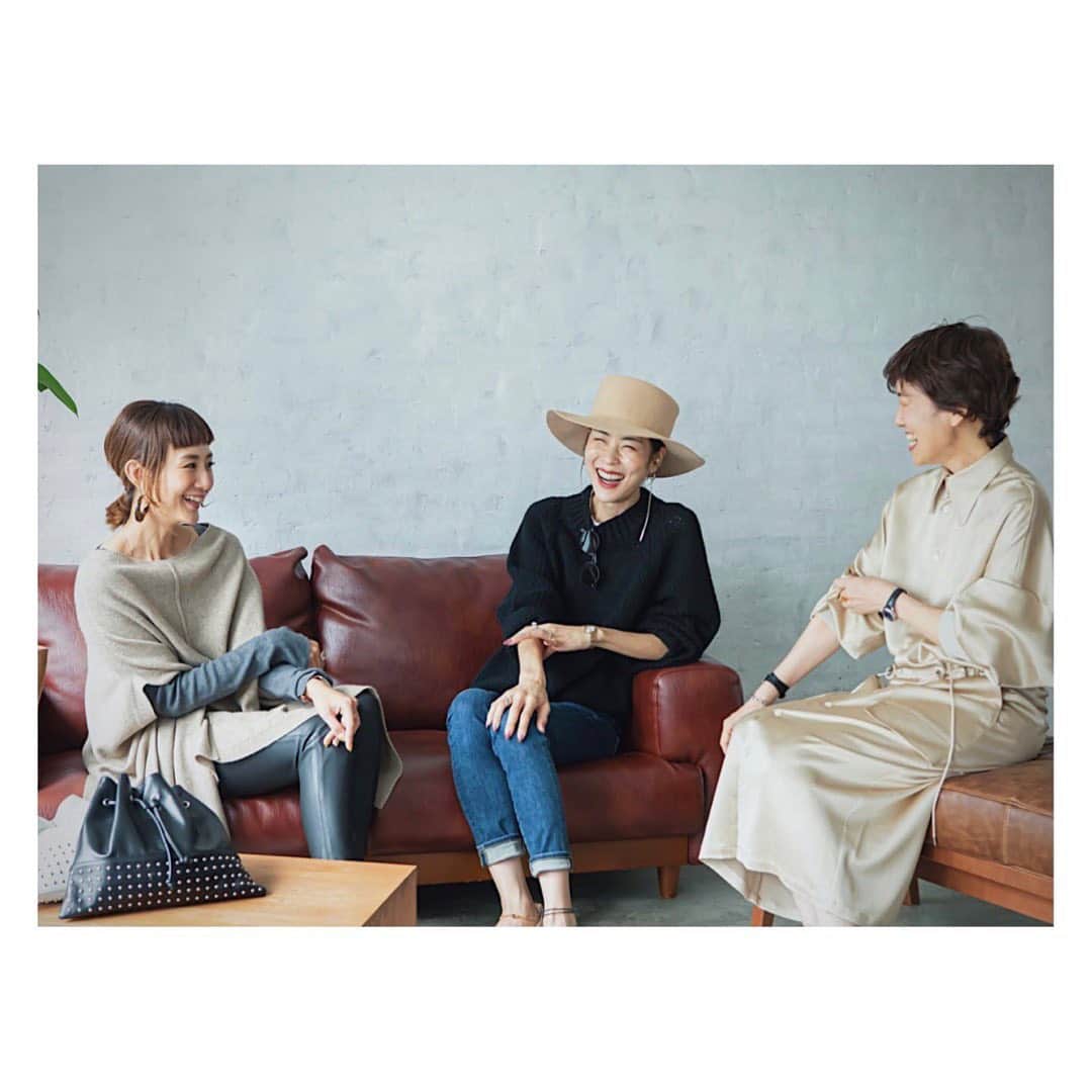 のインスタグラム：「NOBLEさんとのコラボアイテム ご好評頂いてるみたいで 嬉しいです😭  インタビュー記事がupされました。 仲良しのゆりっちと❤︎ 楽しかったな、この撮影✨  是非NOBLEのサイトよりご覧ください🙌🏻  @noble.jp  @h.v.f.n  @lilys_brand   #noble #hvfn #lilysbrand #interview #インタビュー #特集ページ #bags #コラボレーション #coordinate #コーディネート #fashion」
