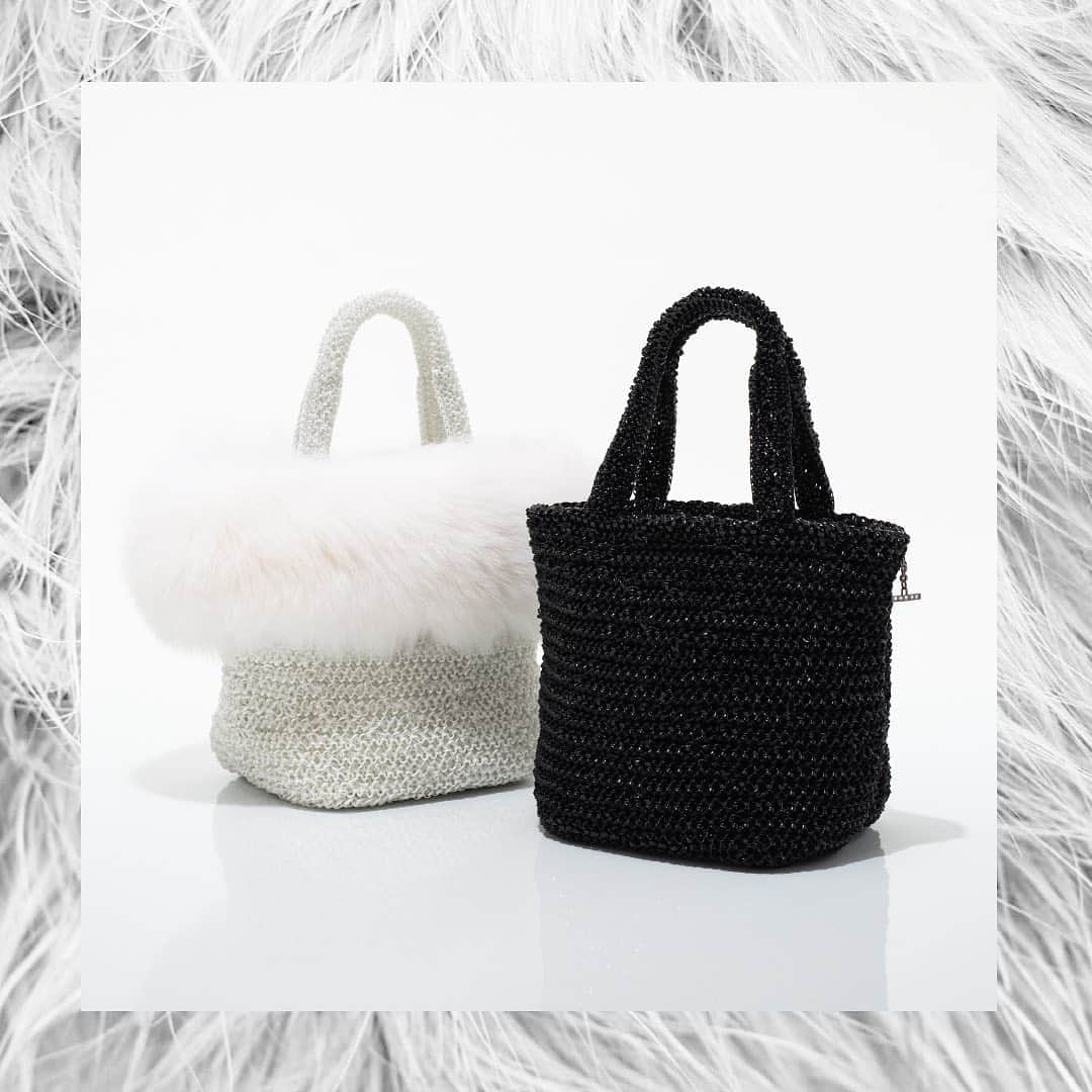 ANTEPRIMAさんのインスタグラム写真 - (ANTEPRIMAInstagram)「Begin the holiday season with doses of coziness! This lightweight #MULTIFORME #basket for 365 days demonstrated the multifaceted of a woman. Just cover it up with a detachable faux fur and you will immediately swift from summer to fall!  #ANTEPRIMA #FW20 #FallWinter2020 #WIREBAG #Classic #Style #Fashion #Italian #Luxury #InstaBag #Design #Lifestyle #Urban #Handcraft #アンテプリマ #패션」10月30日 20時30分 - anteprimaofficial