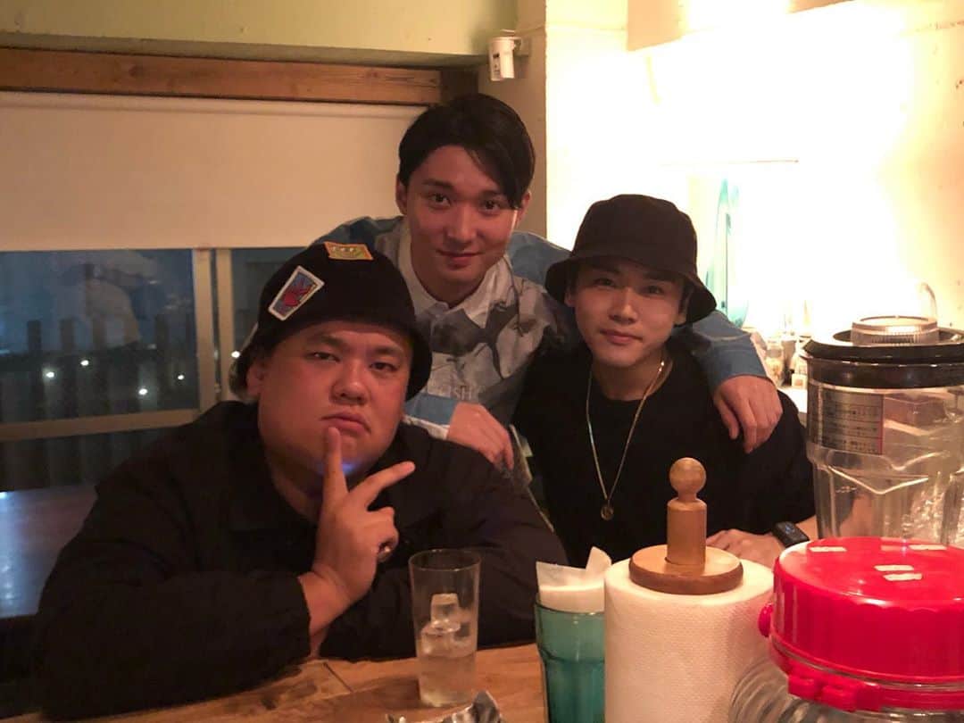 のインスタグラム：「誕生日のお祝いしてくれた！ 他にも仲間が集まってくれたけどまだ写真もらってないから今度のせるね。 仲間に感謝。」