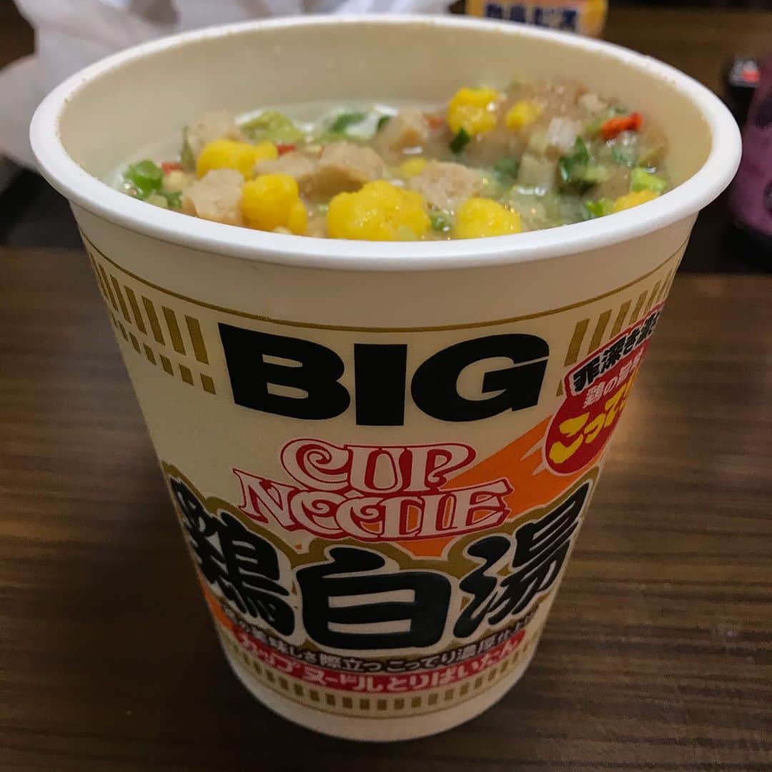 佐伯ポインティのインスタグラム：「端の方にパイタ的経済水域ができてたよね」