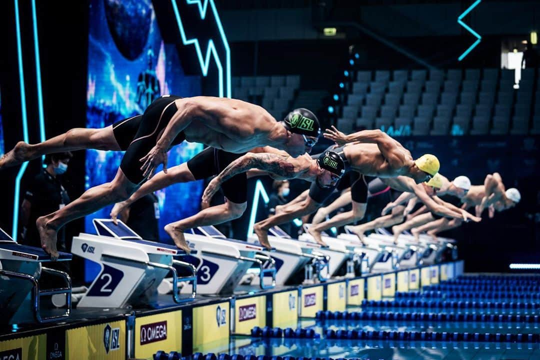 ウラジミール・モロゾフのインスタグラム：「Match #2 today for @tokyofrogkings it will be key to win the 4x100 Medley Relay to choose Skins stroke.  Второй матч стартует сегодня. Задача выиграть 4х100 комбинированную за право выбрать стиль Скинс. @minekasapoglu」