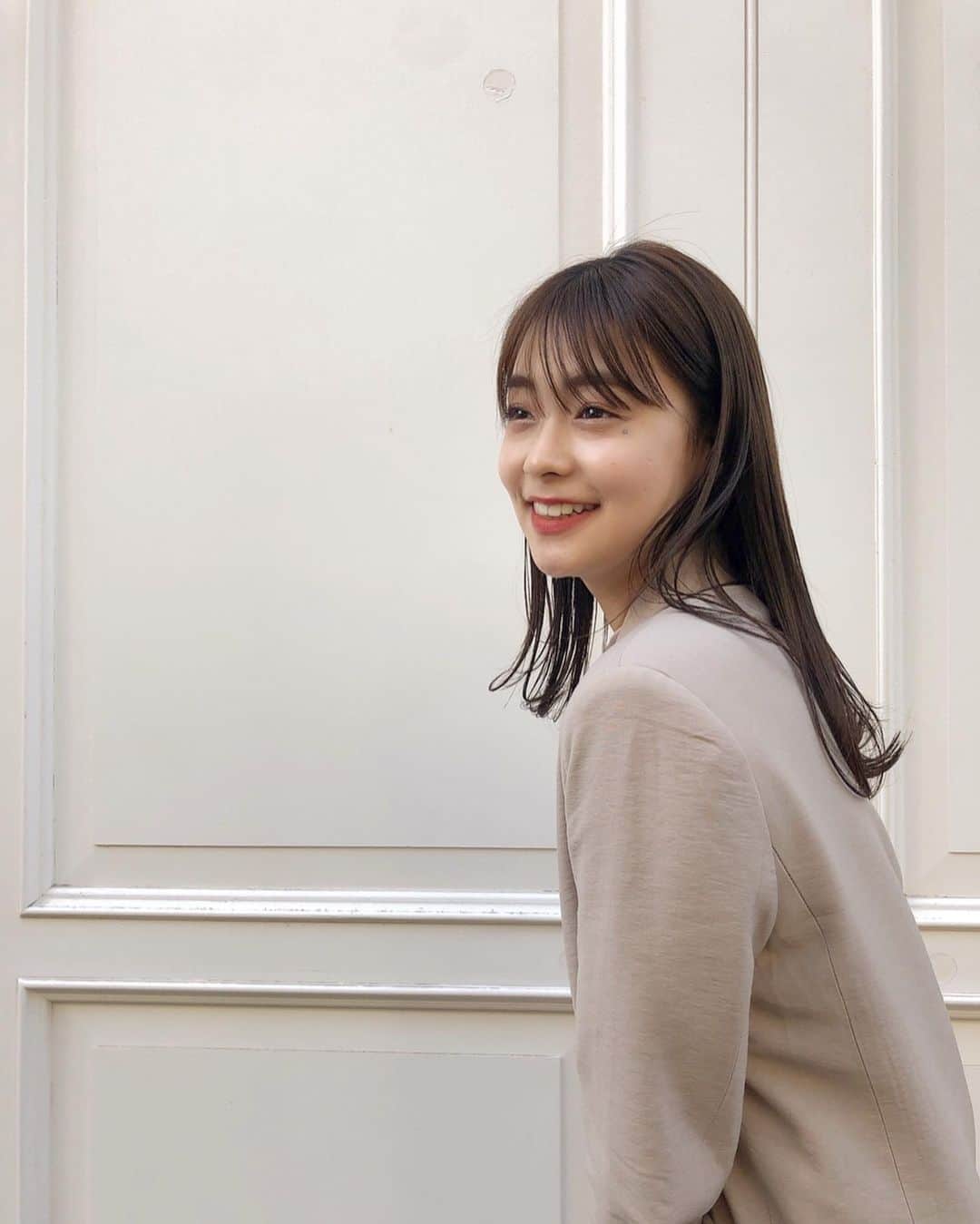 のインスタグラム：「・﻿ ﻿ ﻿ 最近は外巻き〜〜🦙﻿ ﻿ ちなみに何枚目が好きですか？？😽﻿ ﻿」