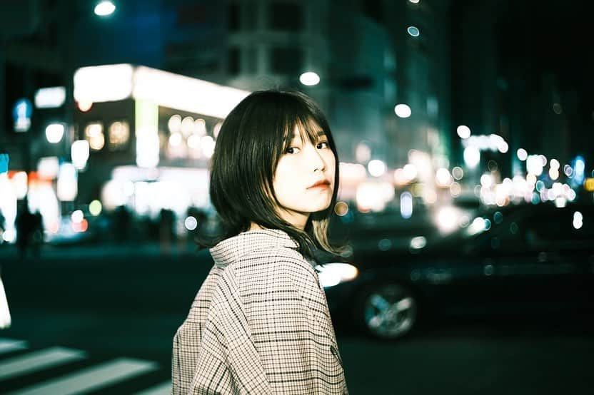 原あやのさんのインスタグラム写真 - (原あやのInstagram)「秋の夜  photo by @nbutterfly555   #ぽーとれーと#ポートレート#portrait#film#カメラ#東京#浅草#夜#散歩#被写体#シンガーソングライター#音楽#music#photo#photography#ファインダー」10月30日 21時09分 - ayano_hara_69