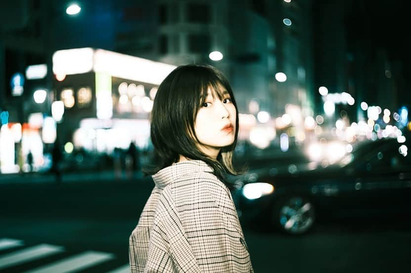 原あやのさんのインスタグラム写真 - (原あやのInstagram)「秋の夜  photo by @nbutterfly555   #ぽーとれーと#ポートレート#portrait#film#カメラ#東京#浅草#夜#散歩#被写体#シンガーソングライター#音楽#music#photo#photography#ファインダー」10月30日 21時09分 - ayano_hara_69