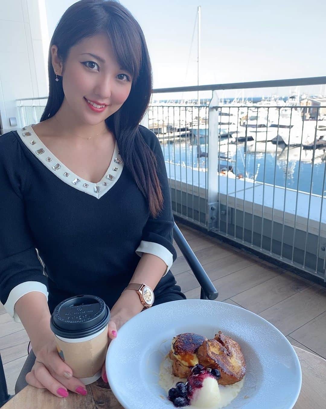 神谷麻美さんのインスタグラム写真 - (神谷麻美Instagram)「#フレンチトースト 美味しい 🥰💗✨ #秋晴れ 🍁☺️💕✨」10月30日 21時21分 - asamice428