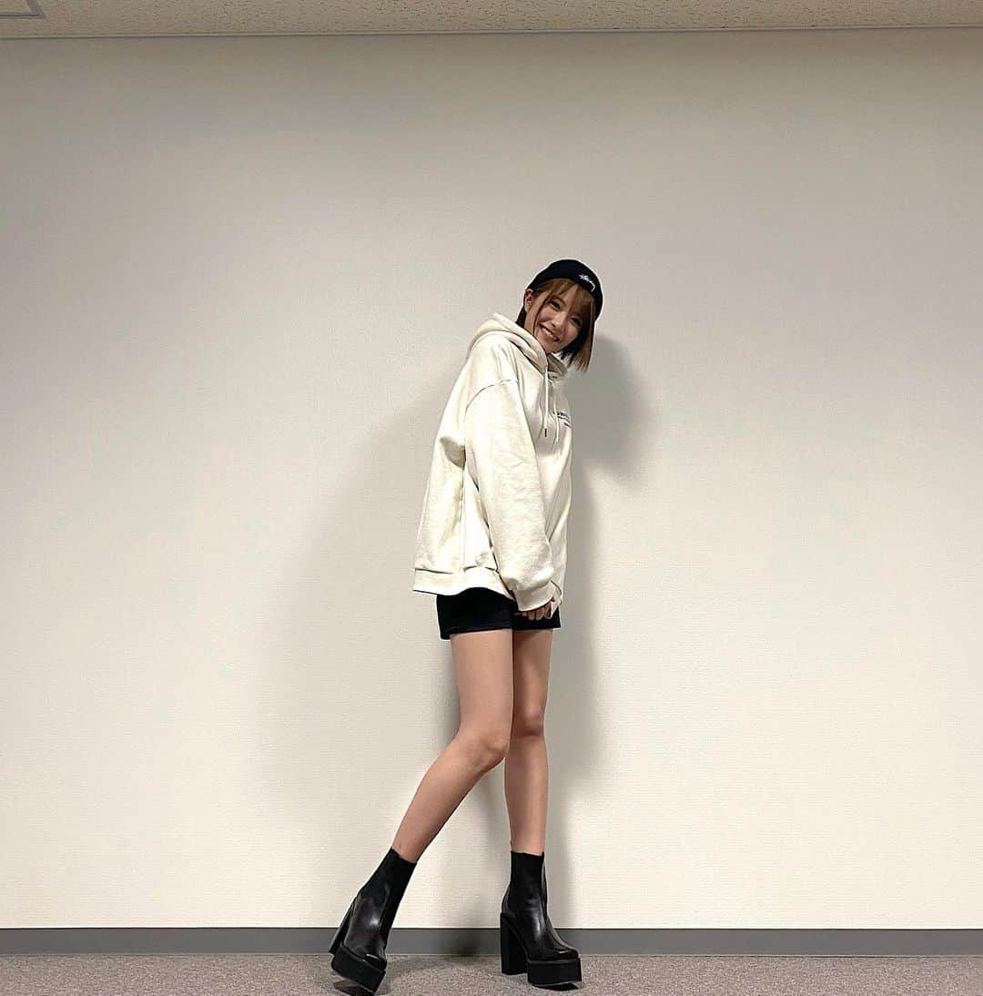 小嶋花梨さんのインスタグラム写真 - (小嶋花梨Instagram)「たまにはこんな服も🤫﻿ ﻿ ﻿ ﻿ #ANDGEEBEE #RASVOA #EMODA #STUSSY #ニット帽」10月30日 21時14分 - nmb_kojima_48