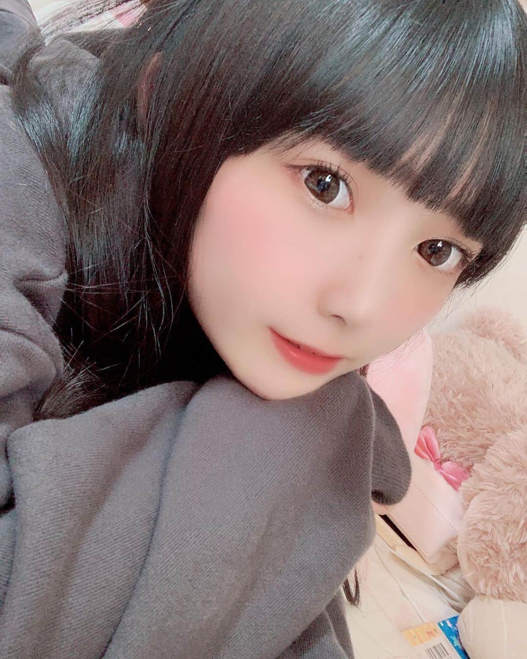 のインスタグラム：「ついに明日…♡  #アイドル #デビュー #プレデビュー #AAA #黒髪 #ロングヘア #idol #japanesegirl #japaneseidol」