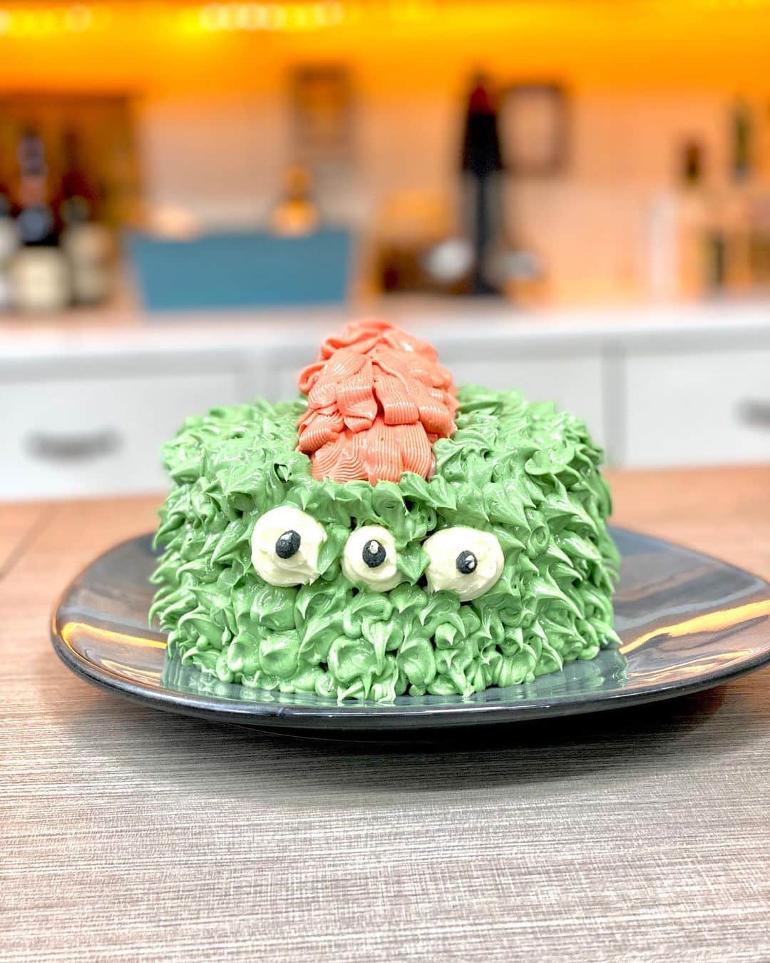 のインスタグラム：「YouTube M’sTABLE 速水流•M’s Halloweencake M’s ハロウィンケーキ 僕からのプレゼントです！ #halloween#cake#trickortreat #youtube#mstable #cookinglover#kitchenlover#passion #foodpassion#foodlover#foodlove #cooking#recipe#dessert#sweets #レシピ#レパートリー#美味い#簡単レシピ #ハロウィン#ハロウィンパーティー  #良い1日を #mocomichihayami#hayami #速水流#速水もこみち」