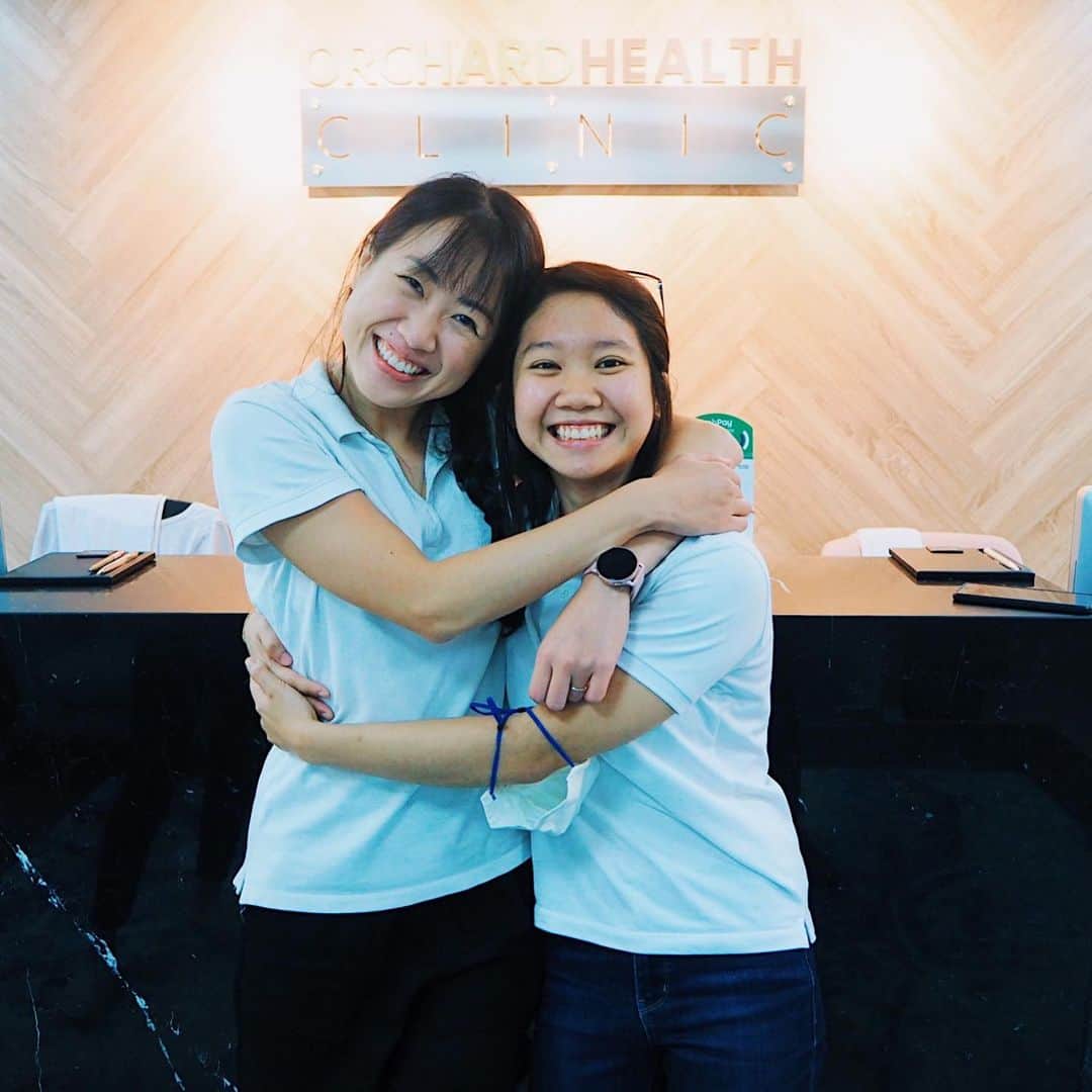 ジャニス・ウン・リーのインスタグラム：「All the best @daisytjong 🥰 have a safe ✈️ back! Will definitely miss you around lor☹️😭」
