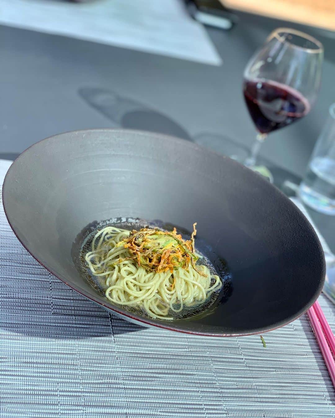 ayuさんのインスタグラム写真 - (ayuInstagram)「🍽🍷🍱💕 𝐡𝐚𝐩𝐩𝐲 𝐥𝐮𝐧𝐜𝐡 ８月にオープンしたばかりの 新しいホテル❤️ ここに1週間ほど滞在してました✨ ここのテラスが心地良くて ゆったりとした時間を過ごしました🥰🌹✨ ランチも色とりどりで 食べていて楽しい😋💕 ・ #lunch#lunchtime#foodstagram#frasersuites#hotelstay#ootd#code#outfit#vancleefarpels  #ランチ#ランチタイム#ホテルランチ#ホテル#ハンバーグ#秋鮭#フレイザースイート赤坂東京#赤坂#東京#グルメ#東京グルメ#赤坂グルメ#コーデ#ホテル巡り」10月30日 12時56分 - ayu888ayu