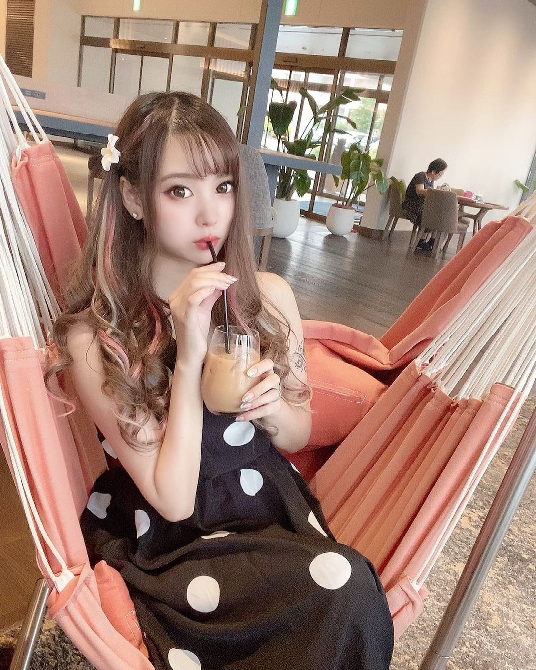嶋谷愛（あいちゅん）のインスタグラム：「. 発行2日でジムのカード紛失 テンションいとさがりけり。🥱 . . . #ハンモック #afternoontea #国際通り #沖縄 #沖縄観光 #沖縄旅行 #Aloha #okinawa #宮古島 #石垣島 #l4l #❤」