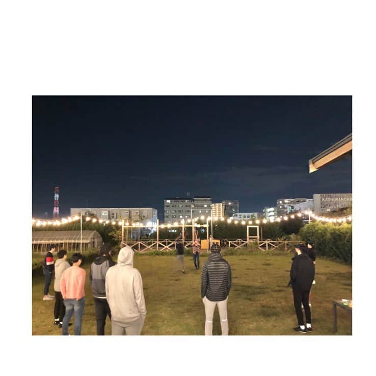 ベンドラメ礼生さんのインスタグラム写真 - (ベンドラメ礼生Instagram)「2020.10.30    🍖...👣…🍃…👂!!!」10月30日 13時38分 - venleo.9