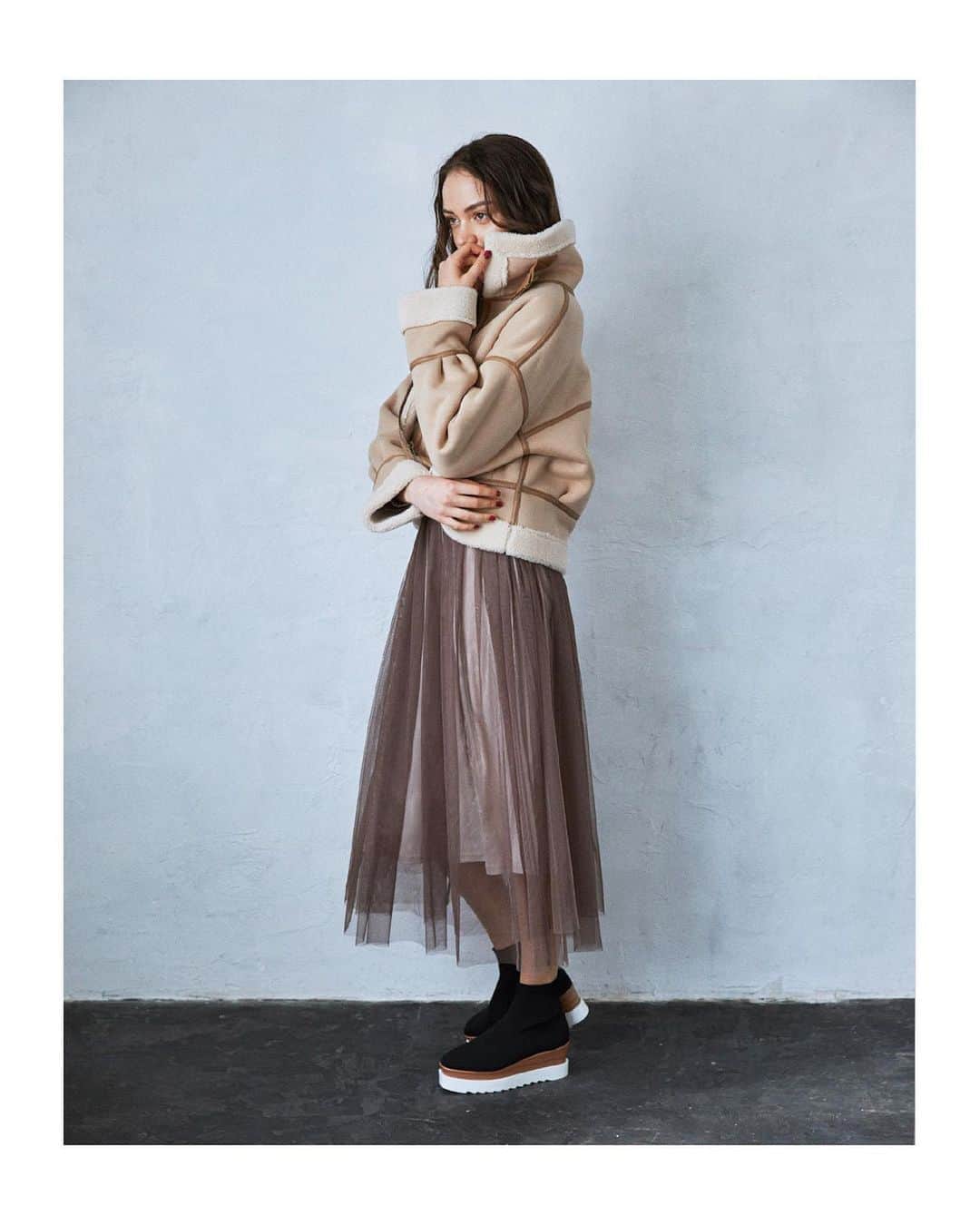 のインスタグラム：「#RECOMMEND #ECLIN .  ✔︎ネックベルトボアブルゾン ✔︎チュールレイヤードワンピース . ONLINE STOREはTOPのURLよりご確認頂けます。」