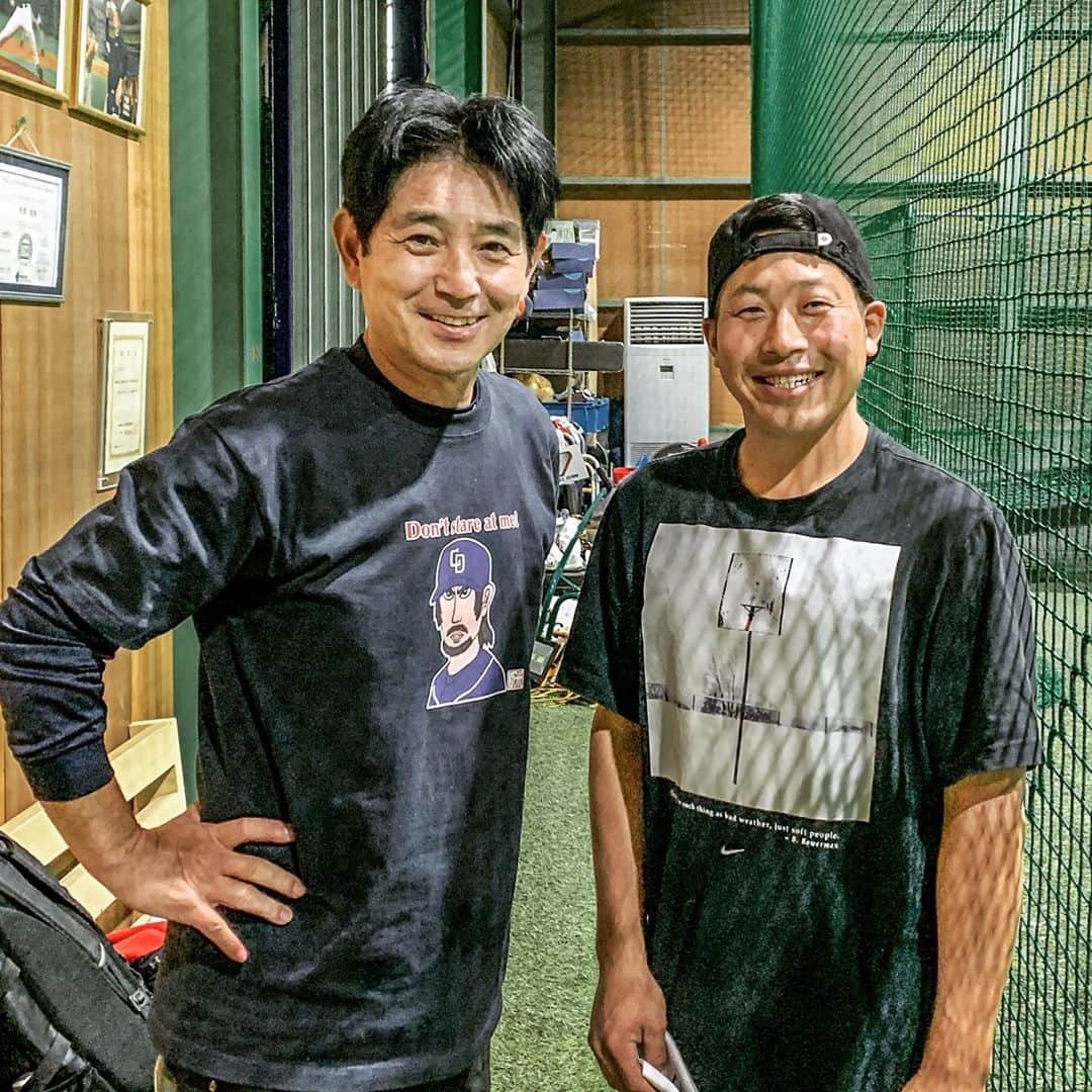 友永翔太のインスタグラム：「名古屋市名東区で行っている野球教室⚾️  火曜日は川又さんも一緒に指導をされています！！ いつも爽やかで優しく私もこんな素敵な先輩になりたいなと憧れております😂  毎週教えてると 目に見えて上達しているのを感じ取れるので私自身も嬉しいですし、指導に熱が入ってしまいますが彼らの伸び代に期待しながら何年後かのプロ入りを夢見て彼らは一生懸命練習をしています。  #名古屋#BSO#野球教室#中日ドラゴンズ #川又米利#友永翔太」