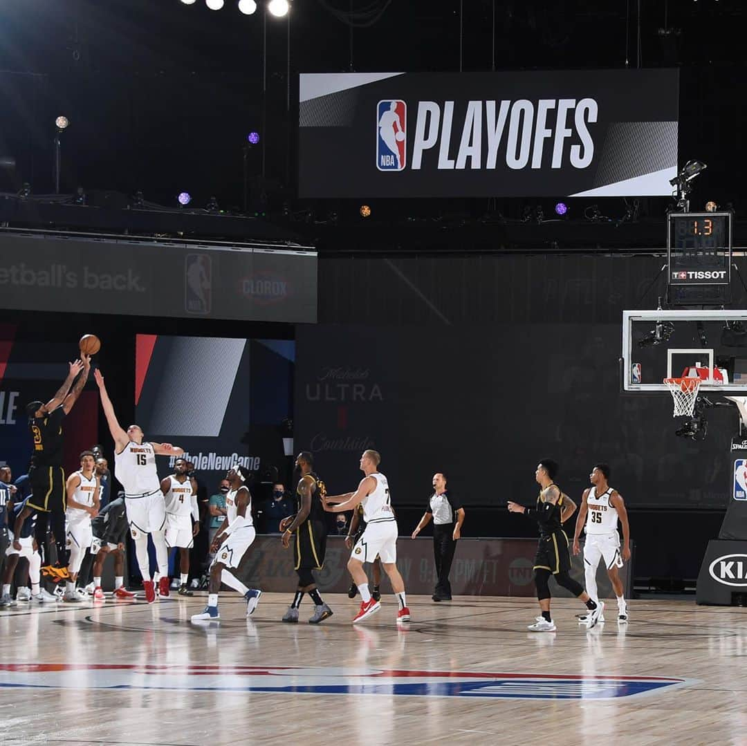 NBAさんのインスタグラム写真 - (NBAInstagram)「Fantastic finishes in Orlando... @antdavis23’s #TissotBuzzerBeater caps thrilling @nuggets/@lakers finish! #BESTofNBARestart」10月30日 13時54分 - nba