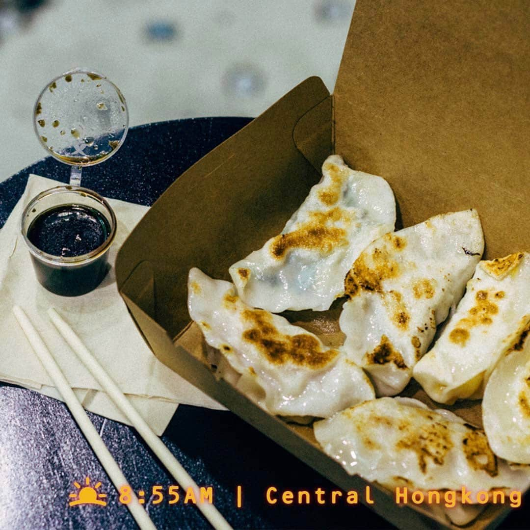 HereNowさんのインスタグラム写真 - (HereNowInstagram)「Popular boiled gyoza restaurant on Li Yuen Street East in Central  📍：Home. Dumpling（Hongkong）  #herenow #herenowhongkong #travelawesome #traveladdict#igtravel #instapassport #likeforfollow #like4likes #likelike #instapassport  #breakfastideas #breakfast #foodporn #food #foodphotography #foodstagram #foodie #healthylifestyle #morning #morningvibes #discoverhongkong #igershk #unlimitedhongkong #insidehongkong #discoverhk #香港 #hkfood #hkiger #hongkonginsta #相機食先」10月30日 14時40分 - herenowcity