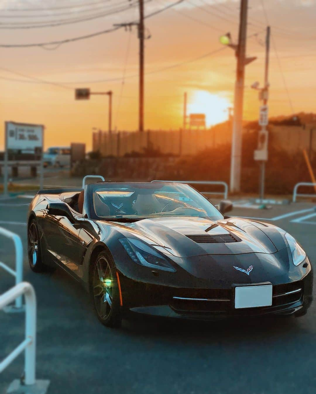 伊東大輝のインスタグラム：「懐かしの場所で📸🏎 やっぱり地元はいいなぁ。 #corvette #c7 #convertible」