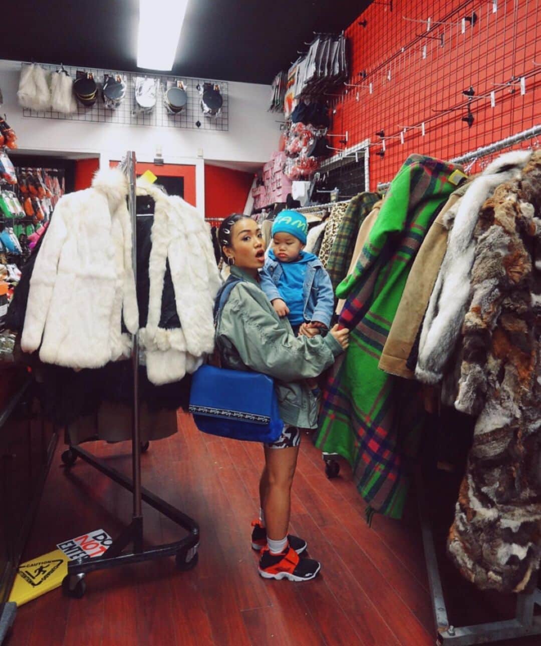 RIEHATAさんのインスタグラム写真 - (RIEHATAInstagram)「when my 2nd son was born🌞  i was 23⚡️✌️  相変わらず #VintageGirl #NikeGirl Nothing changes my style🌹🕶👟」10月30日 14時43分 - riehata