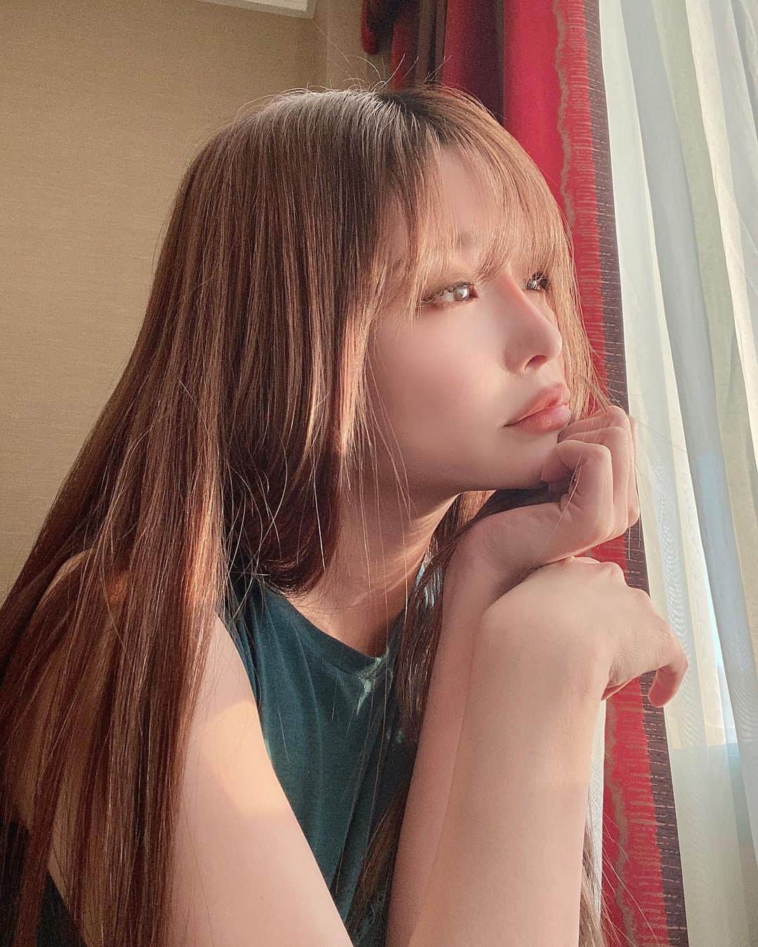 のインスタグラム：「Stay gold❤︎  what's ur gold?? young/true/innocent/uncorrupted/unblemished/  ‘stay foolish,stay weird’  Follow my eyes,Follow my feelings Follow my future wherever it's leading  I’m always looking for something new to shine  #sunset」