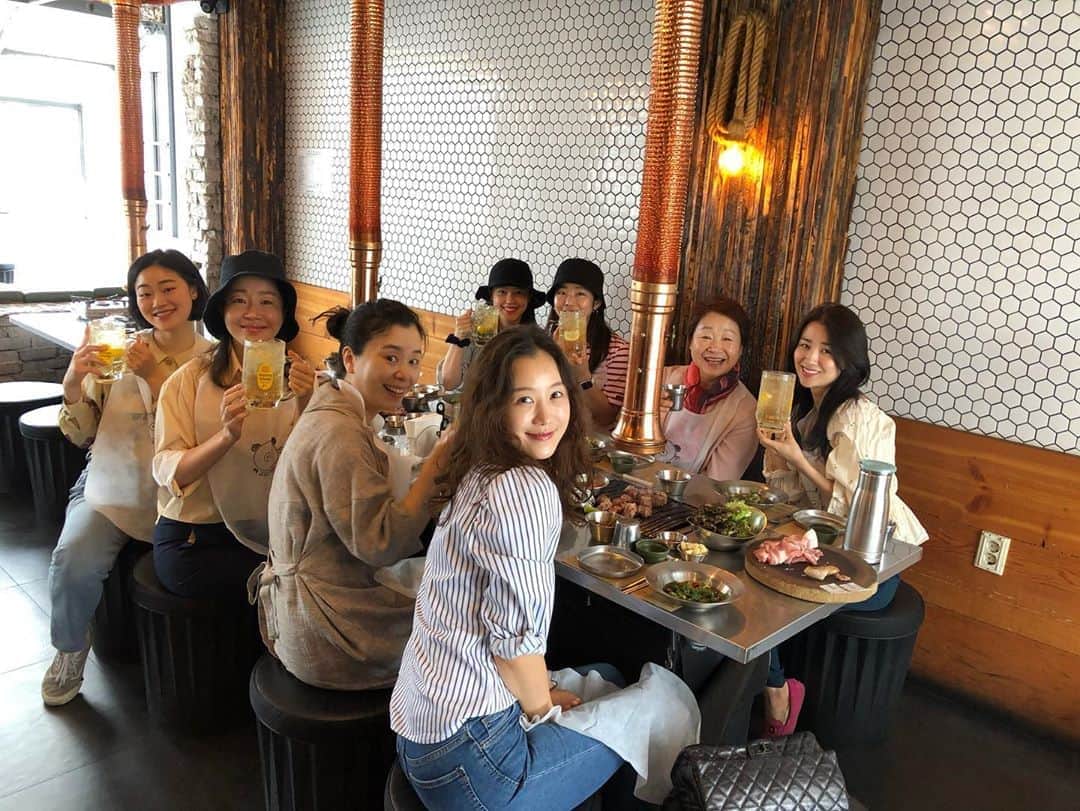 オム・ジウォンさんのインスタグラム写真 - (オム・ジウォンInstagram)「빛나라~ 날아라~  조동친구들아~  이번 작품에서 눈도장 팡팡 찍게 될 (좌-우순) #임화영 #최수민선생님#김윤정 #장혜진언니 두번째 사진의 #최리 세번째 사진의 #최자혜 배우님  네번째 사진의 #김민철 배우님 그리고 #남윤수 배우님.   #산후조리원 #D-3」10月30日 15時08分 - umjeewon