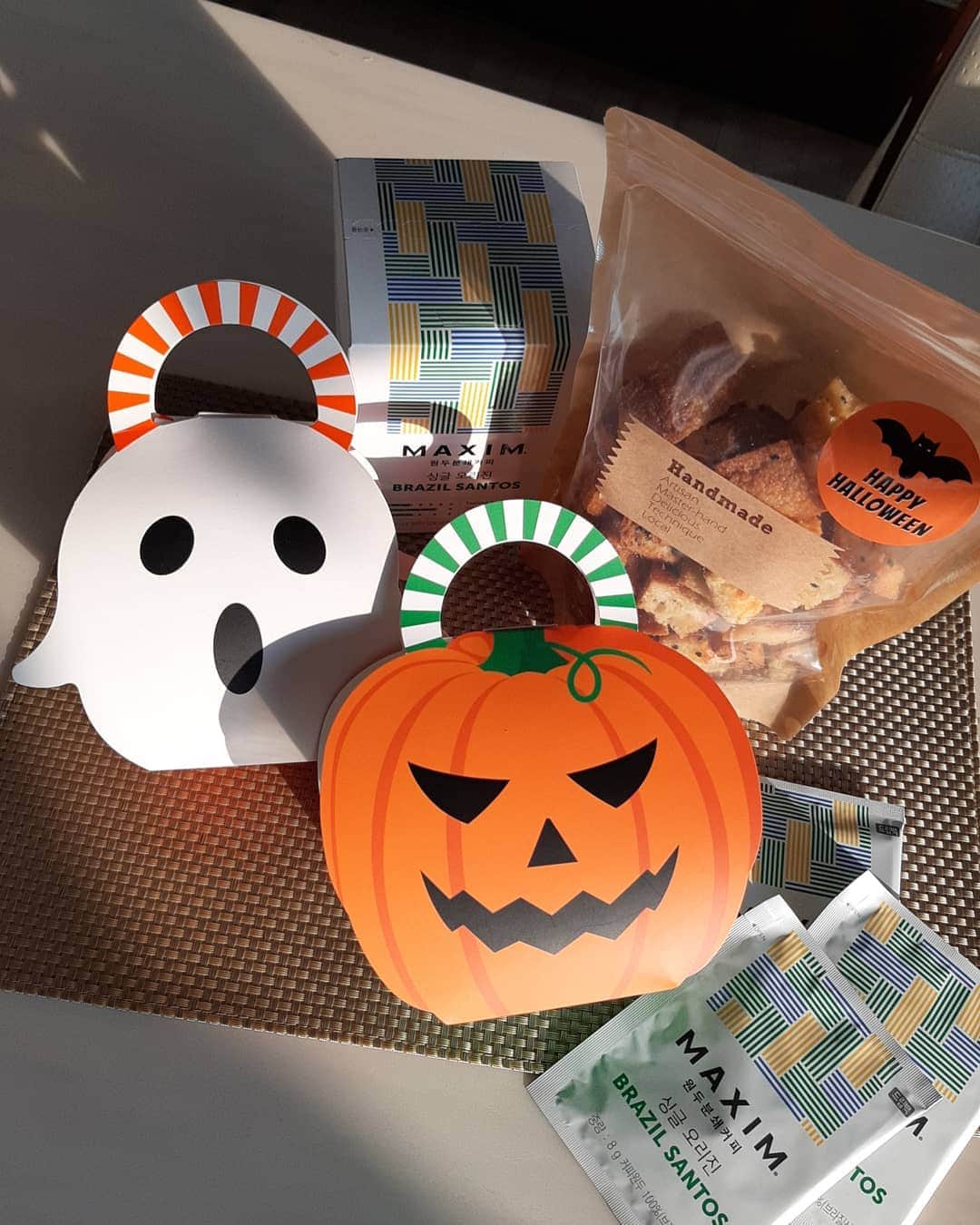 阿部美穂子さんのインスタグラム写真 - (阿部美穂子Instagram)「🎃🌔🌕🌖👻 Happy Halloween in at home」10月30日 15時13分 - miiko904
